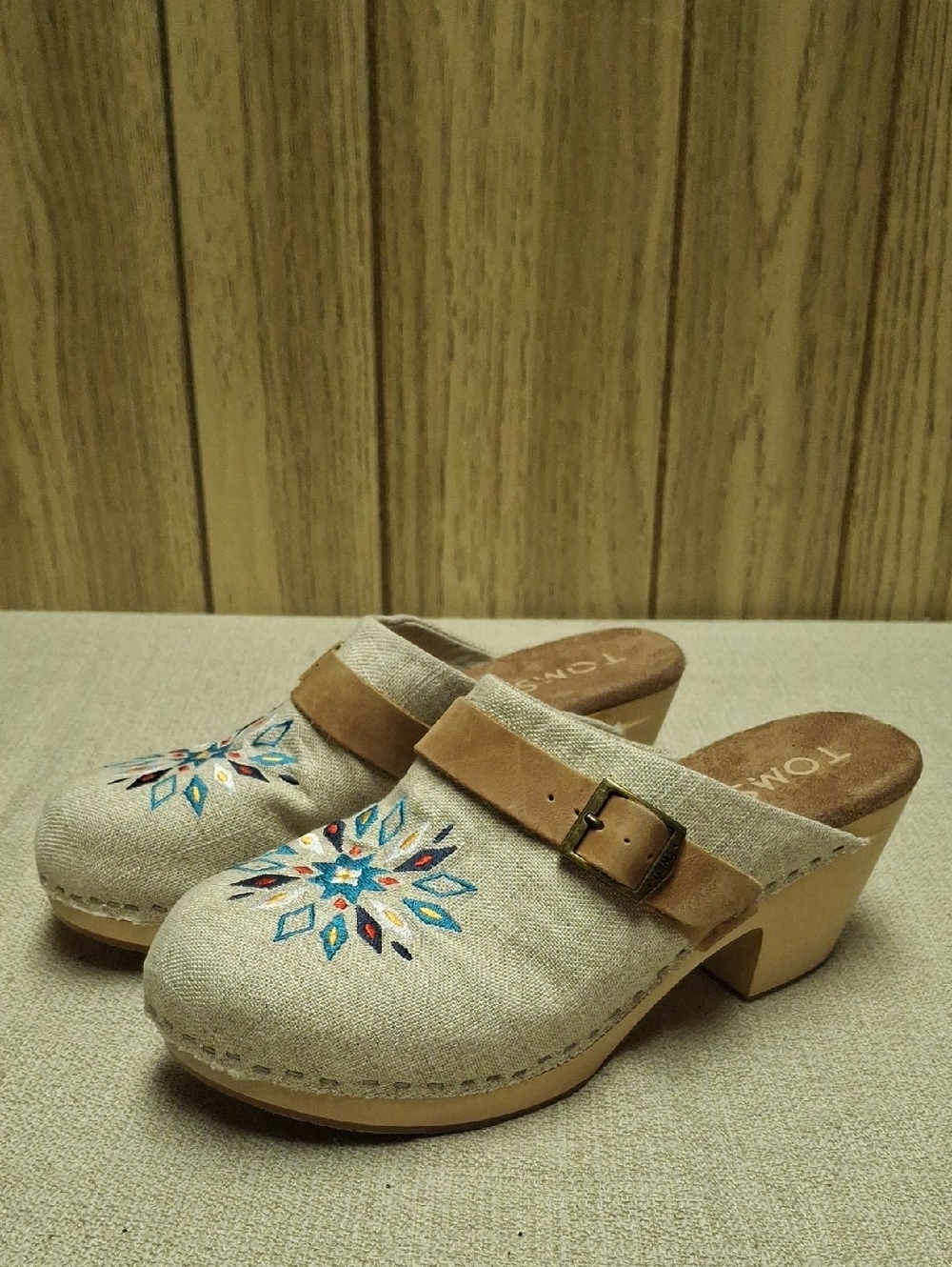 NWOT TOMS elisa linen Embroidered Burlap Wood-Soled Slip-On Clogs Beige 7.5